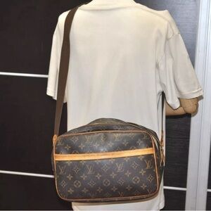 Authentic Louis Vuitton Monogram Reporter PM Shoulder Bag (zip need to b…